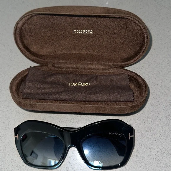 Tom ford sunglass emanuelle Tom Ford Square Sunglasses TF534 Emmanuelle 01W Black/Gold  main image 2